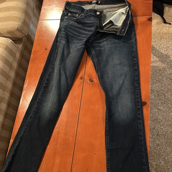 Hollister Dark Wash Jeans Slim Straight - Picture 3 of 3